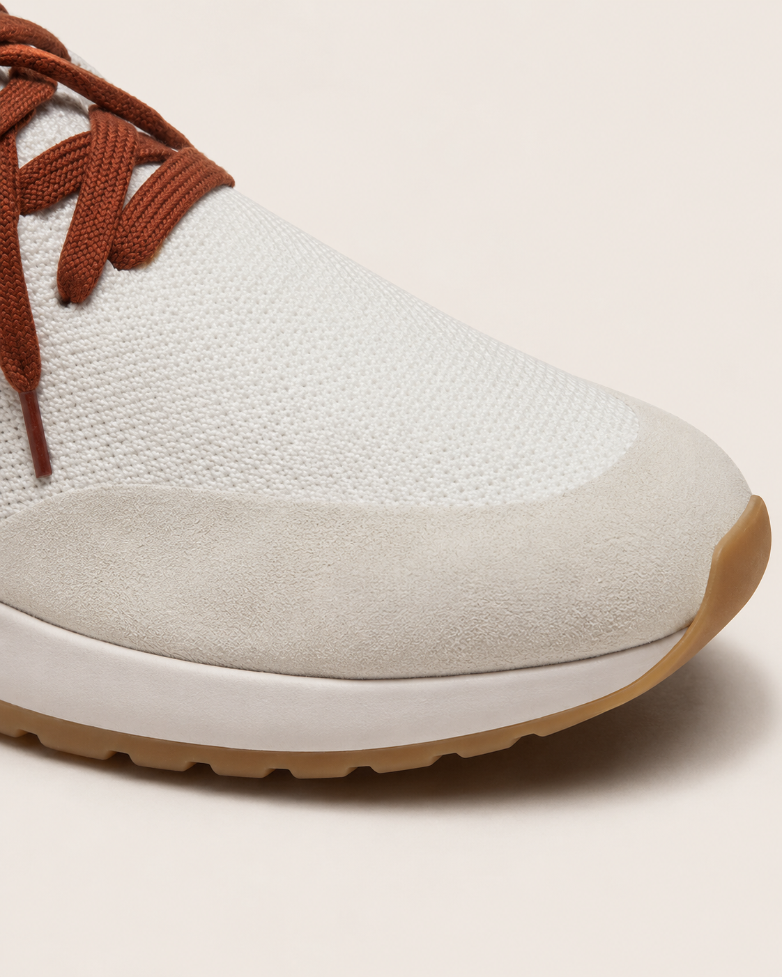 White Mistral Runner